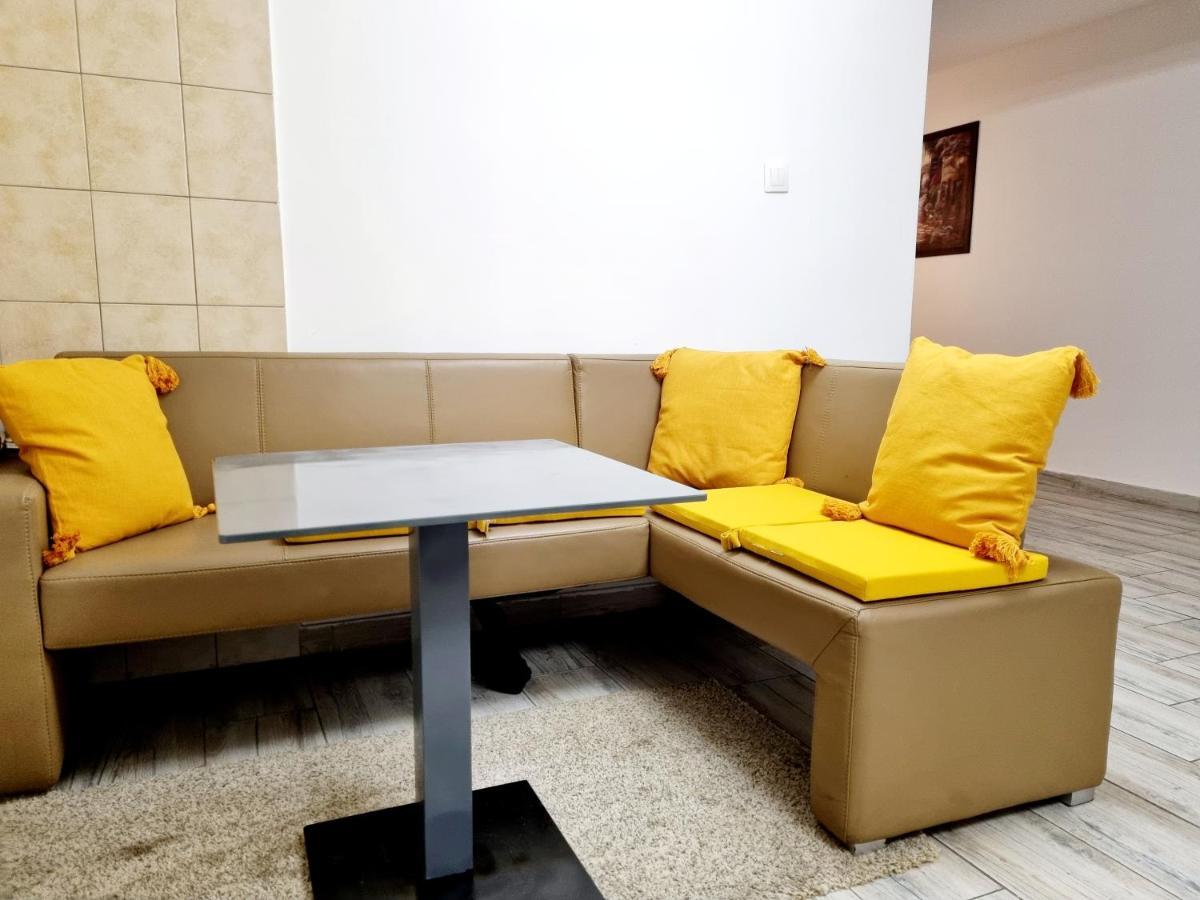 Casa Ayan Hostel Bucharest Luaran gambar