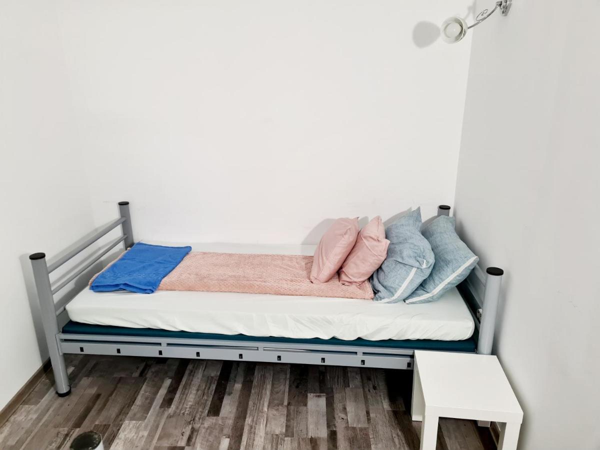 Casa Ayan Hostel Bucharest Luaran gambar