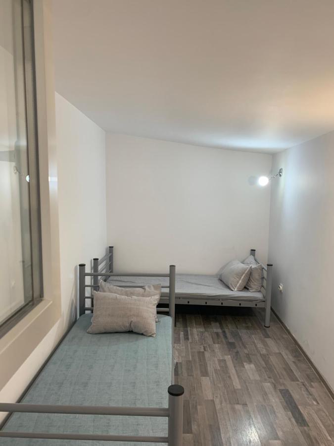 Casa Ayan Hostel Bucharest Luaran gambar