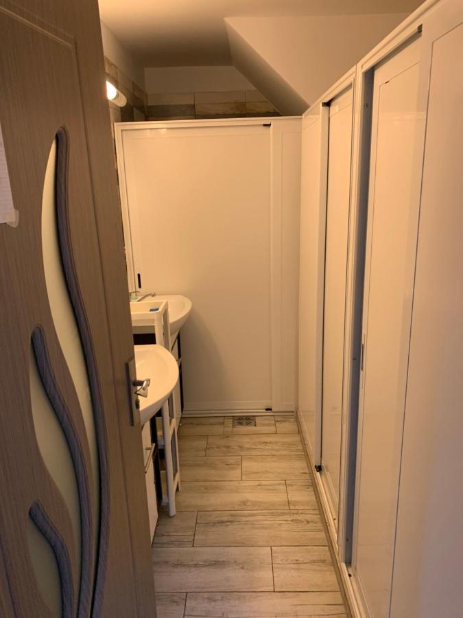 Casa Ayan Hostel Bucharest Luaran gambar
